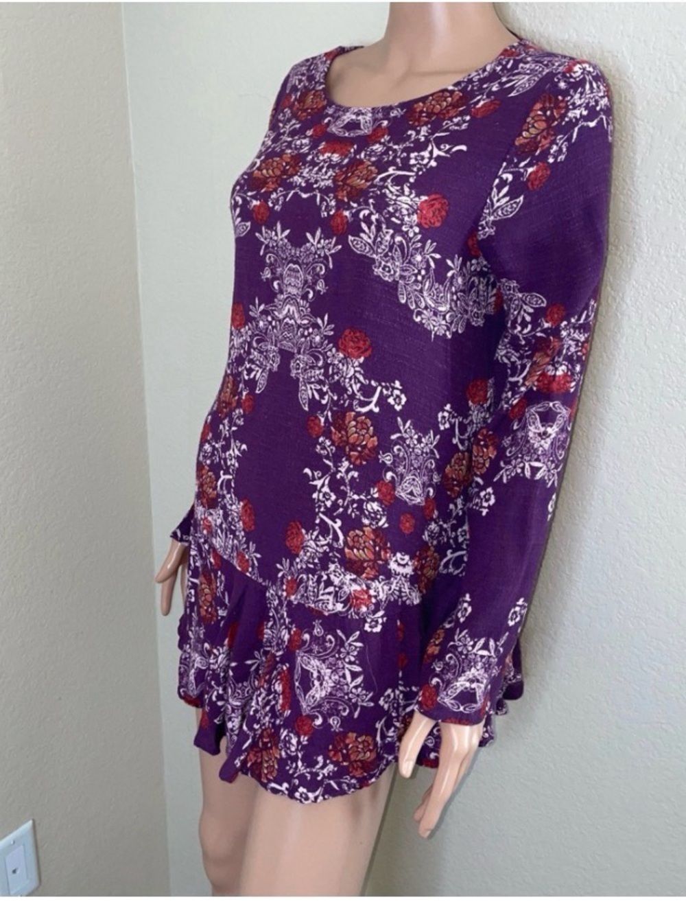Free People Purple Floral Blouse with Red-Orange Flowers Smooth Talker peplum MD - Picture 10 of 10